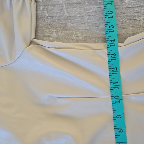 HOUSE OF HARLOW 1960  cream faux leather collared mini dress. Size XS - Picture 11 of 12